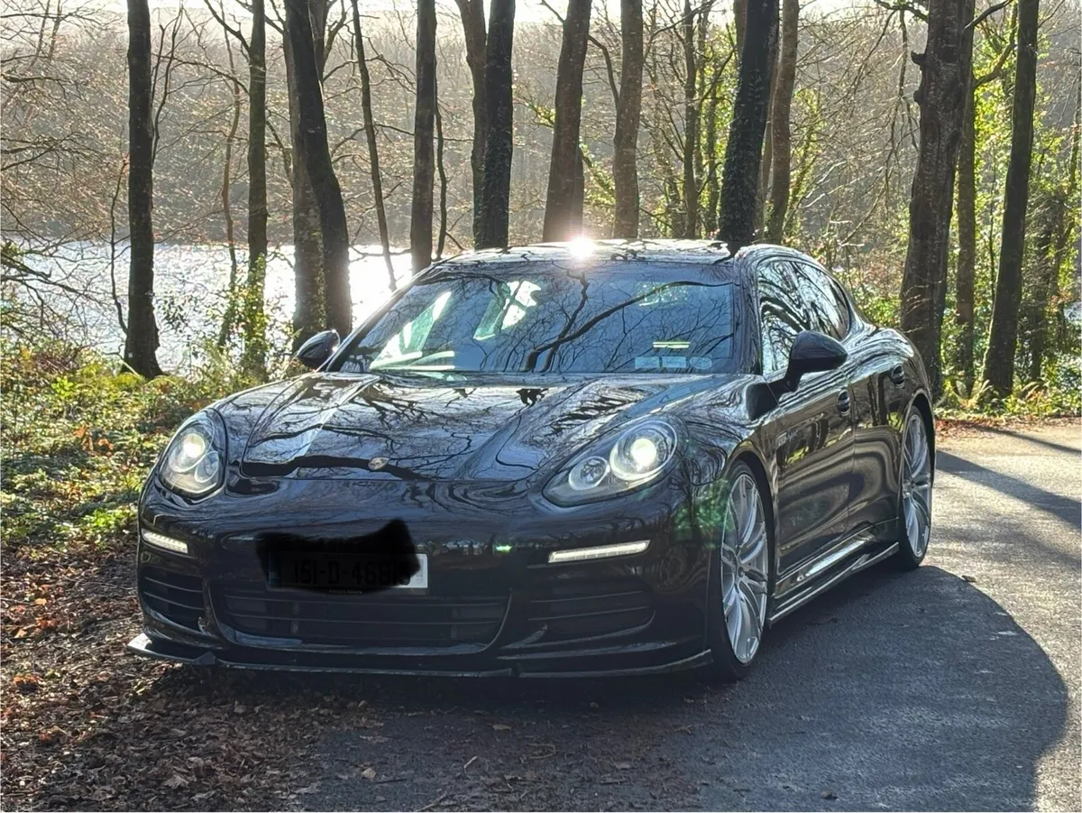 Beautiful porsce panamera for sale or trade - Image 1