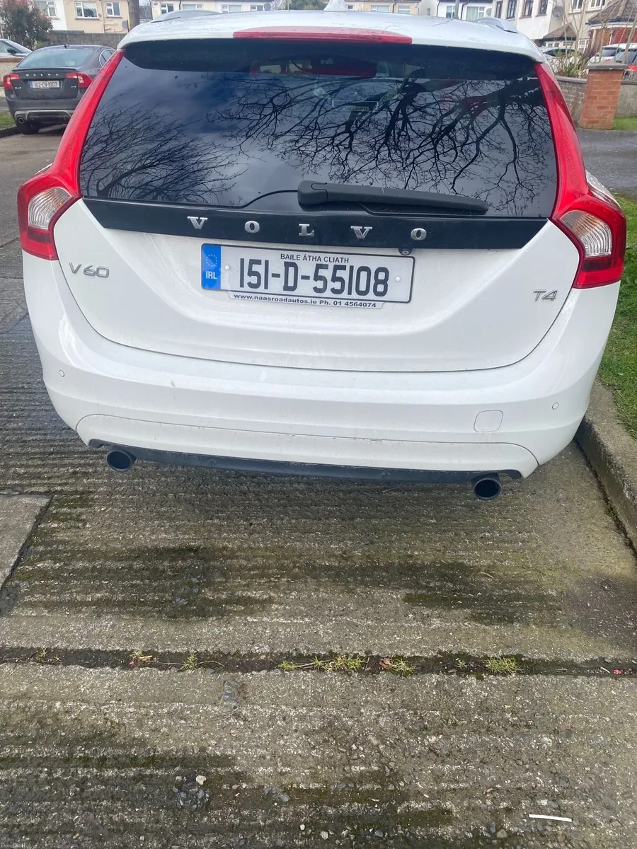 Volvo V60 2015 - Image 2