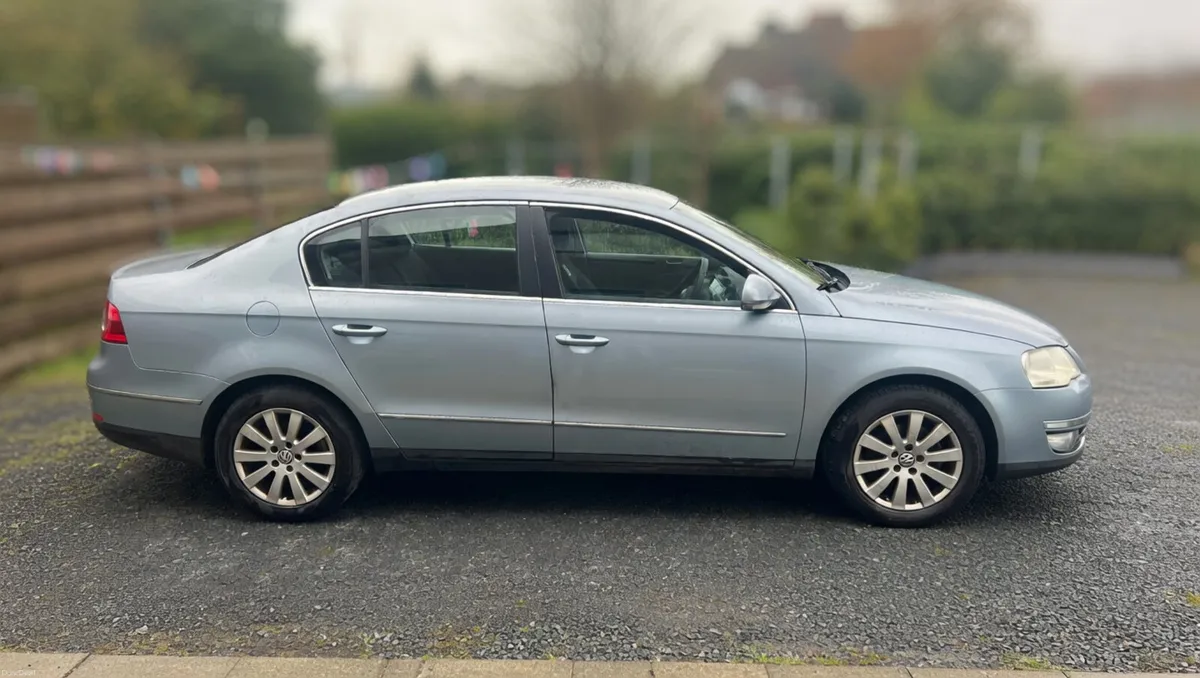 Volkswagen Passat 2007 - Image 4
