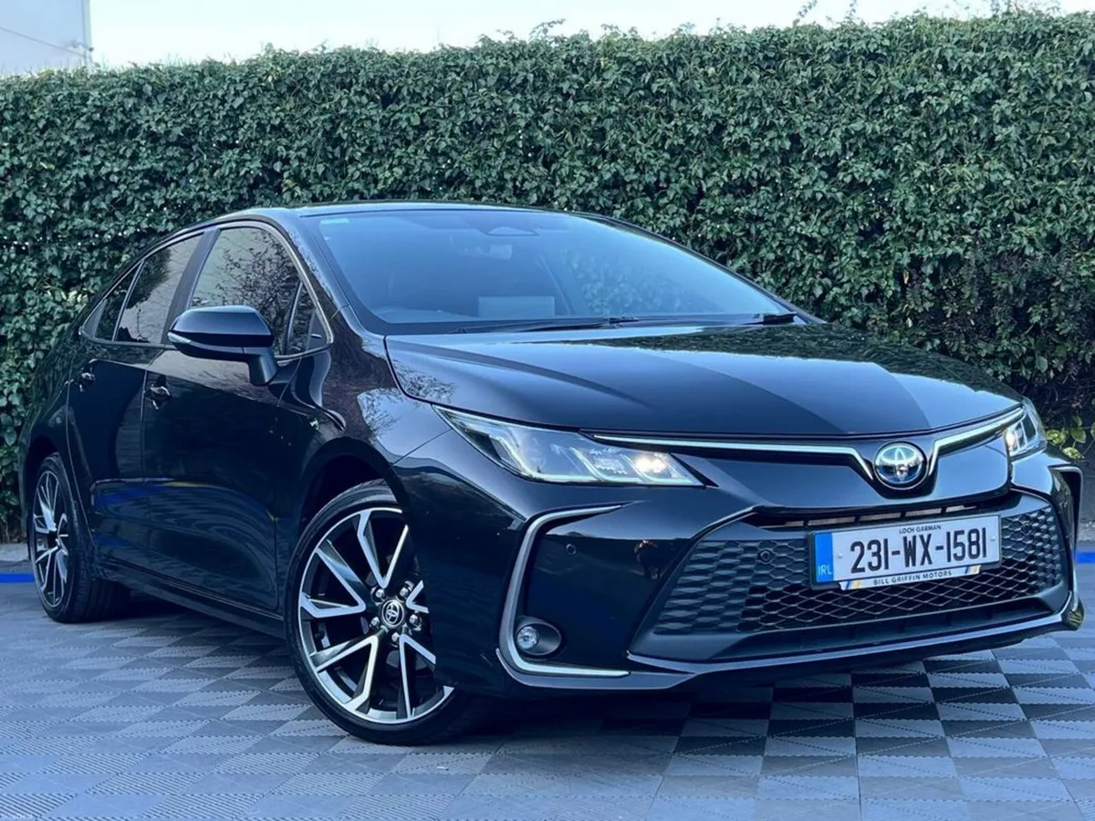 Toyota Corolla SOL 1.8 HYBRID ** LOW MILEAGE ** // - Image 1
