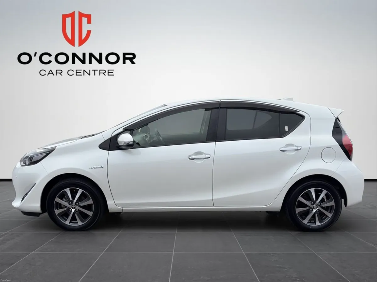 Toyota Aqua "White, wise and wickedly efficient — - Image 2