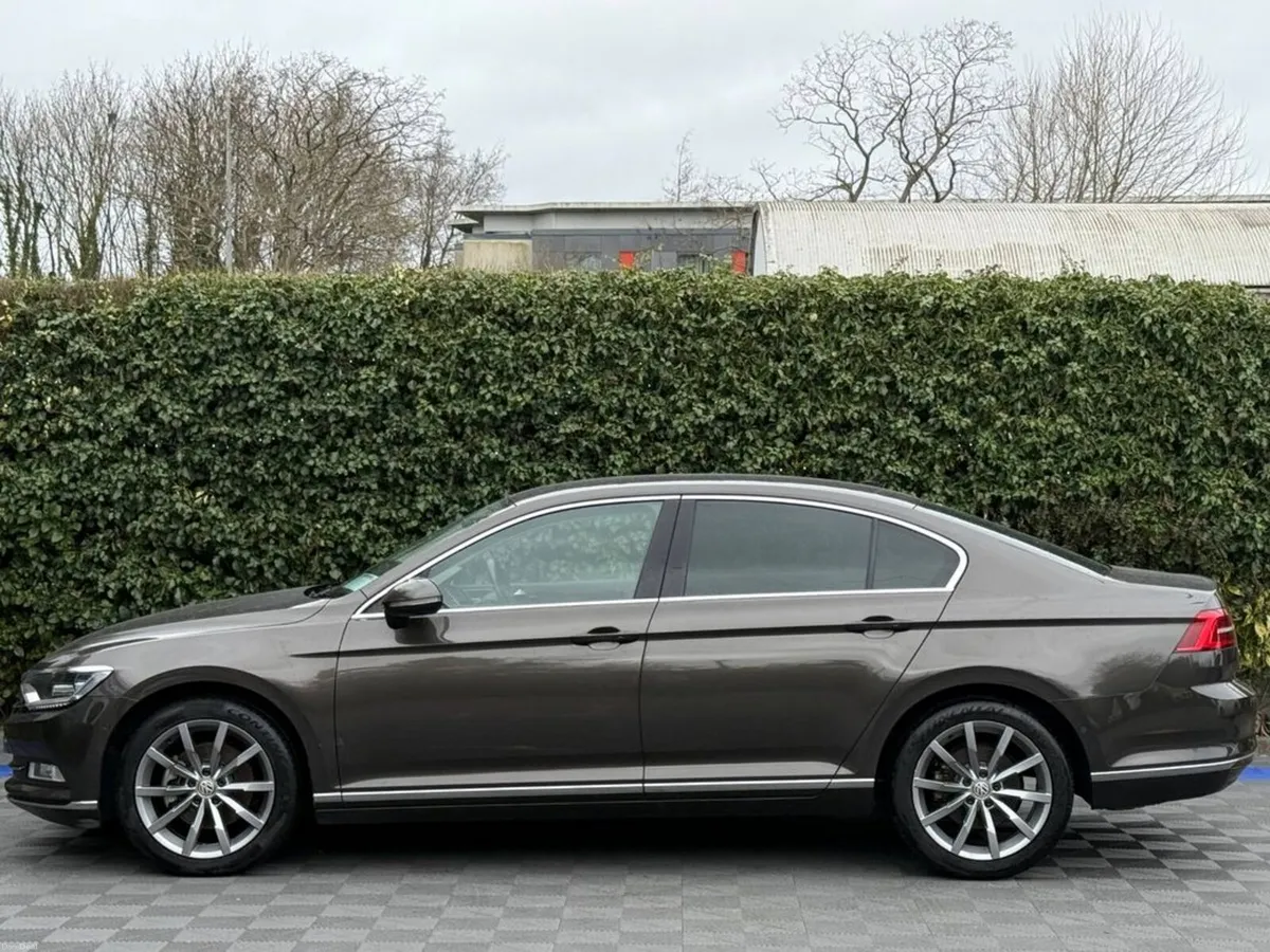 Volkswagen Passat HIGHLINE 1.4 TSI AUTO // SERVICE - Image 3