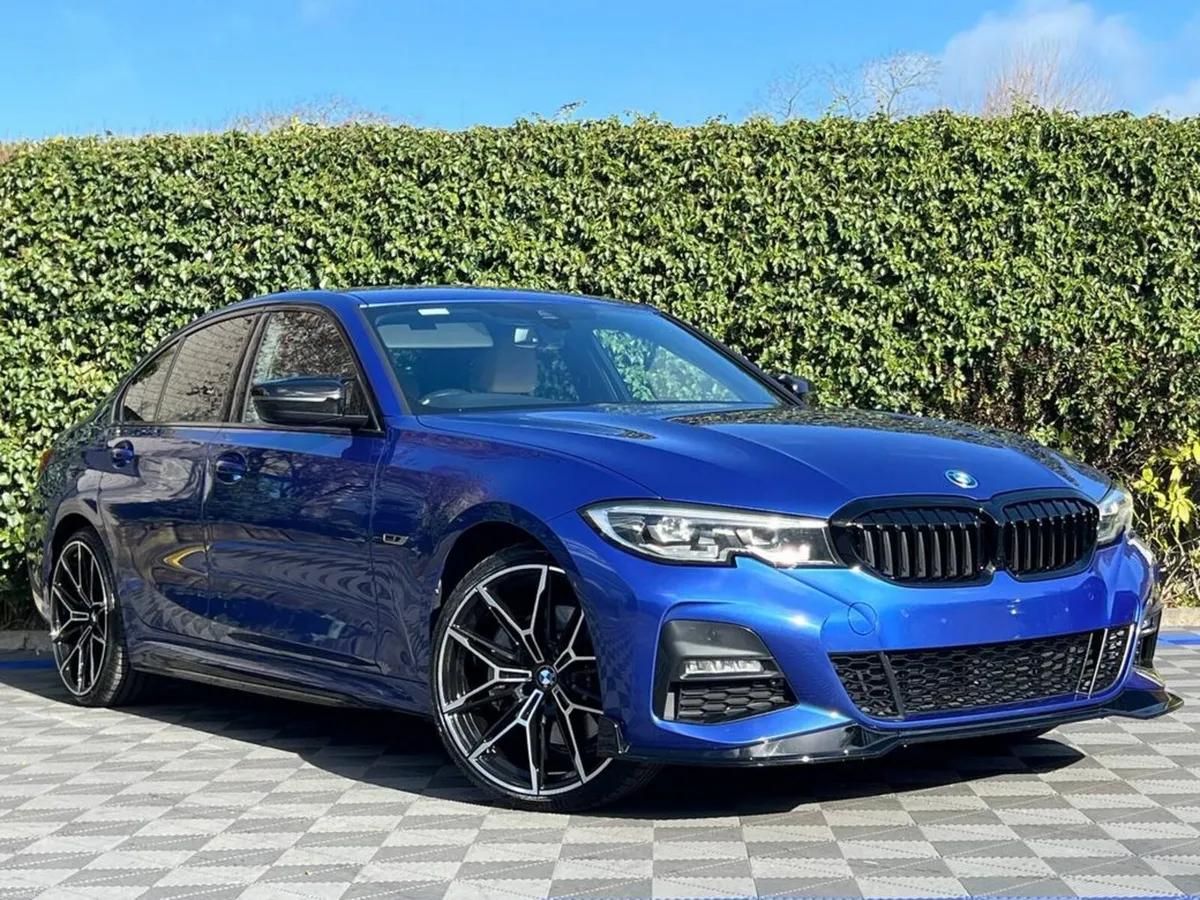 BMW 3-Series 330e M-SPORT COMPETITION 2.0 HYBRID / - Image 1