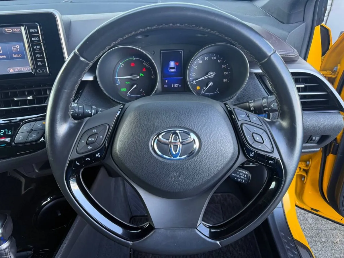 Toyota C-HR 1.8 HYBRID // 18" DIAMOND CUT ALLOYS / - Image 4