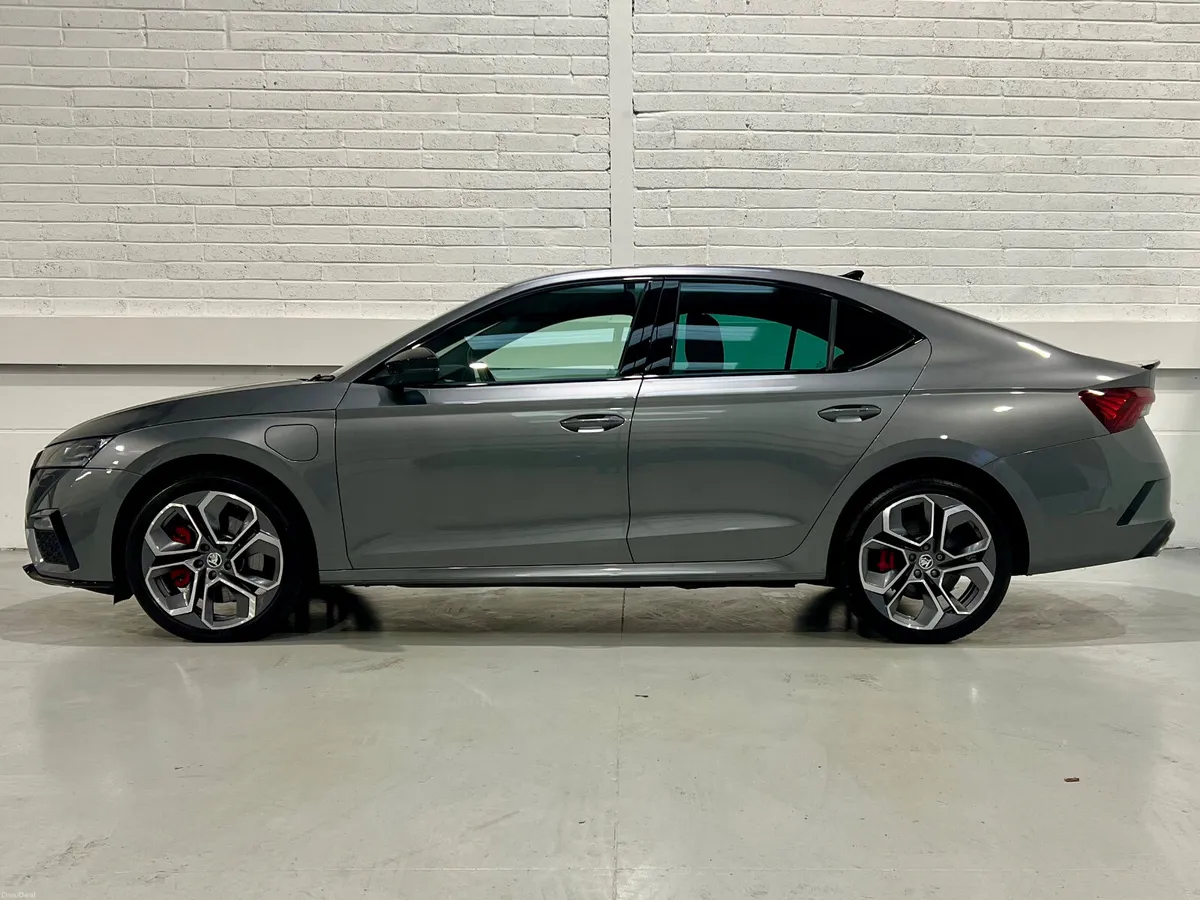 Skoda Octavia VRS 1.4TSI 241bhp S-A DSG Auto - Image 4