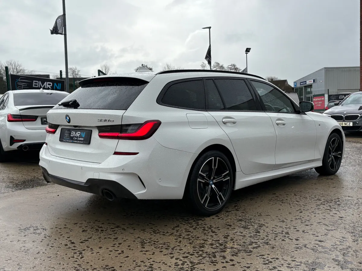 2021 BMW ESTATE 330 M-SPORT AUTO HYBRID - Image 4