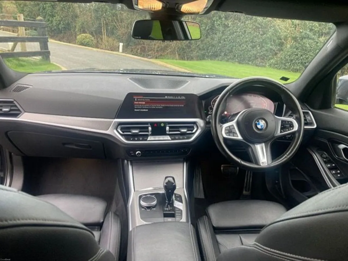 BMW 318D M SPORT *KITTED*NAV*REVERSE CAMERA* - Image 4