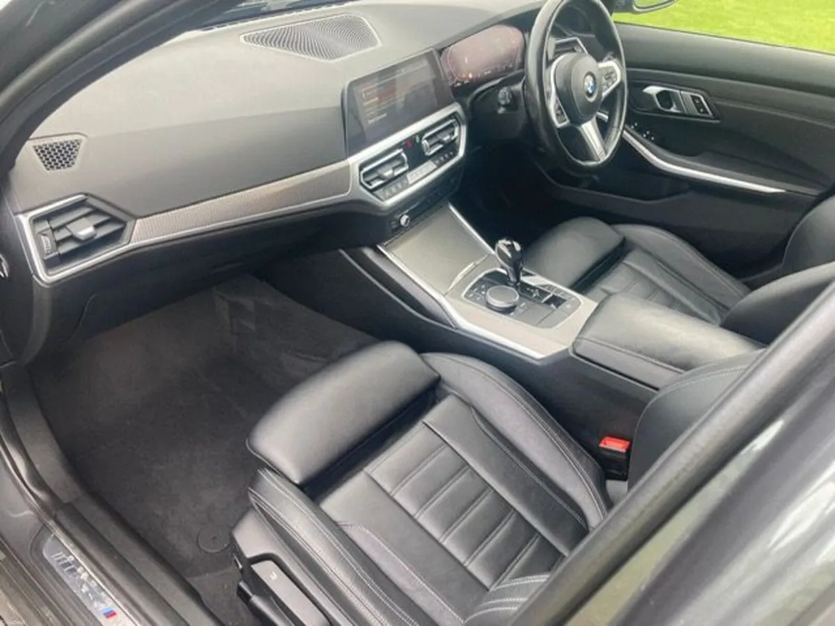 BMW 318D M SPORT *KITTED*NAV*REVERSE CAMERA* - Image 3