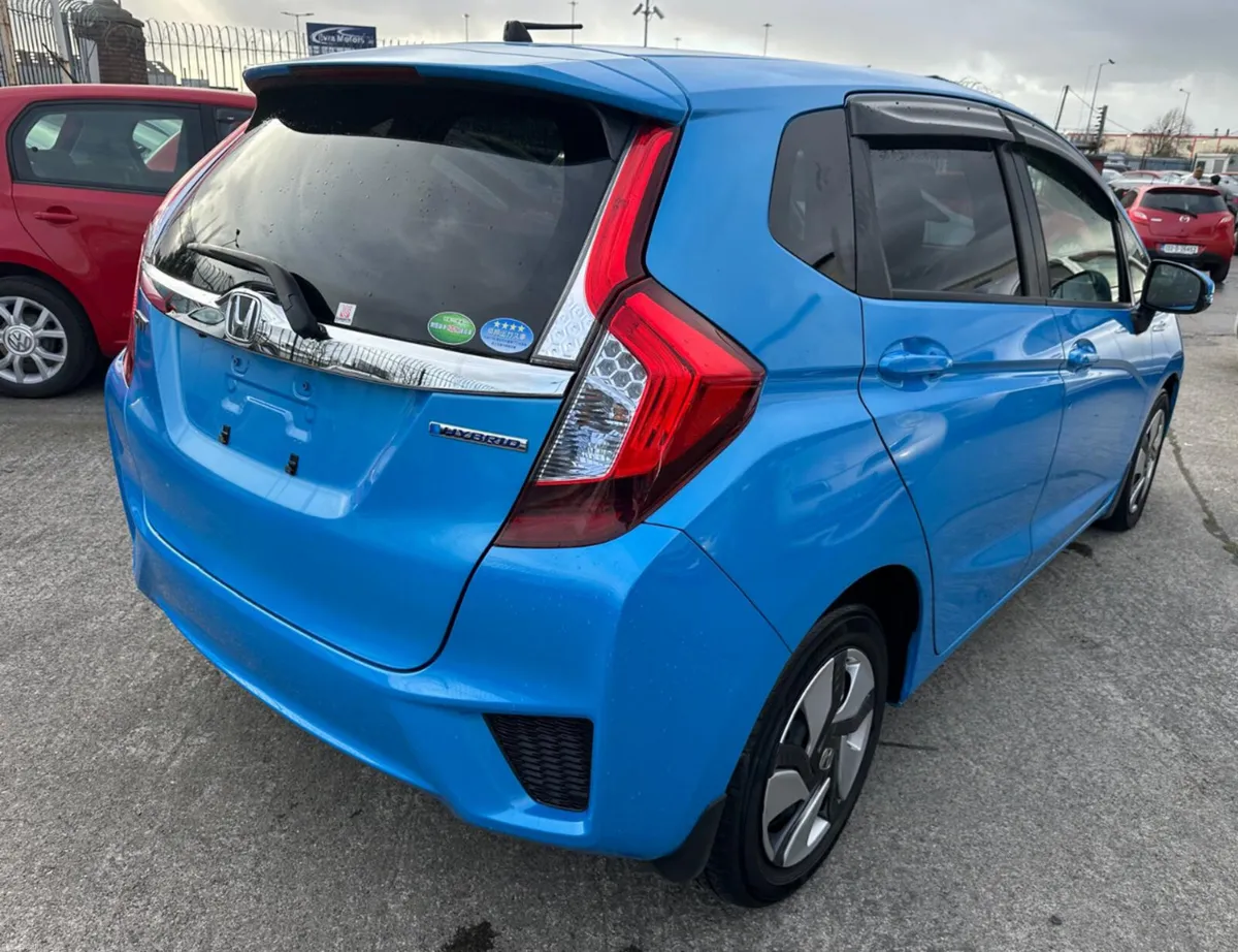 2015 Honda Fit 1.5 Hybrid Auto / New Nct/ warranty - Image 4