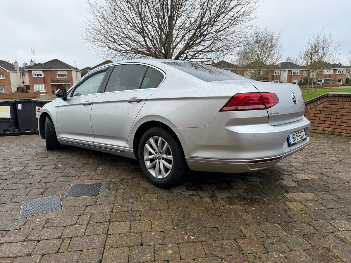 2016 Vollswagen Passat - Image 4