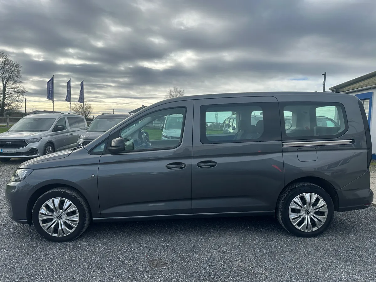 VW Caddy Wheelchair Taxi - Image 4