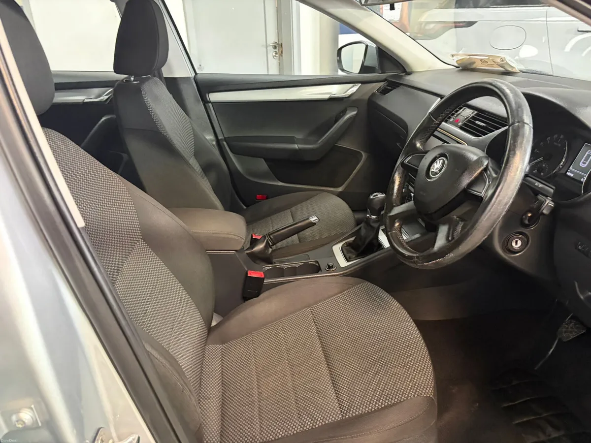 Skoda Octavia 2015. 1.6 TDI ACTIVE - Image 4