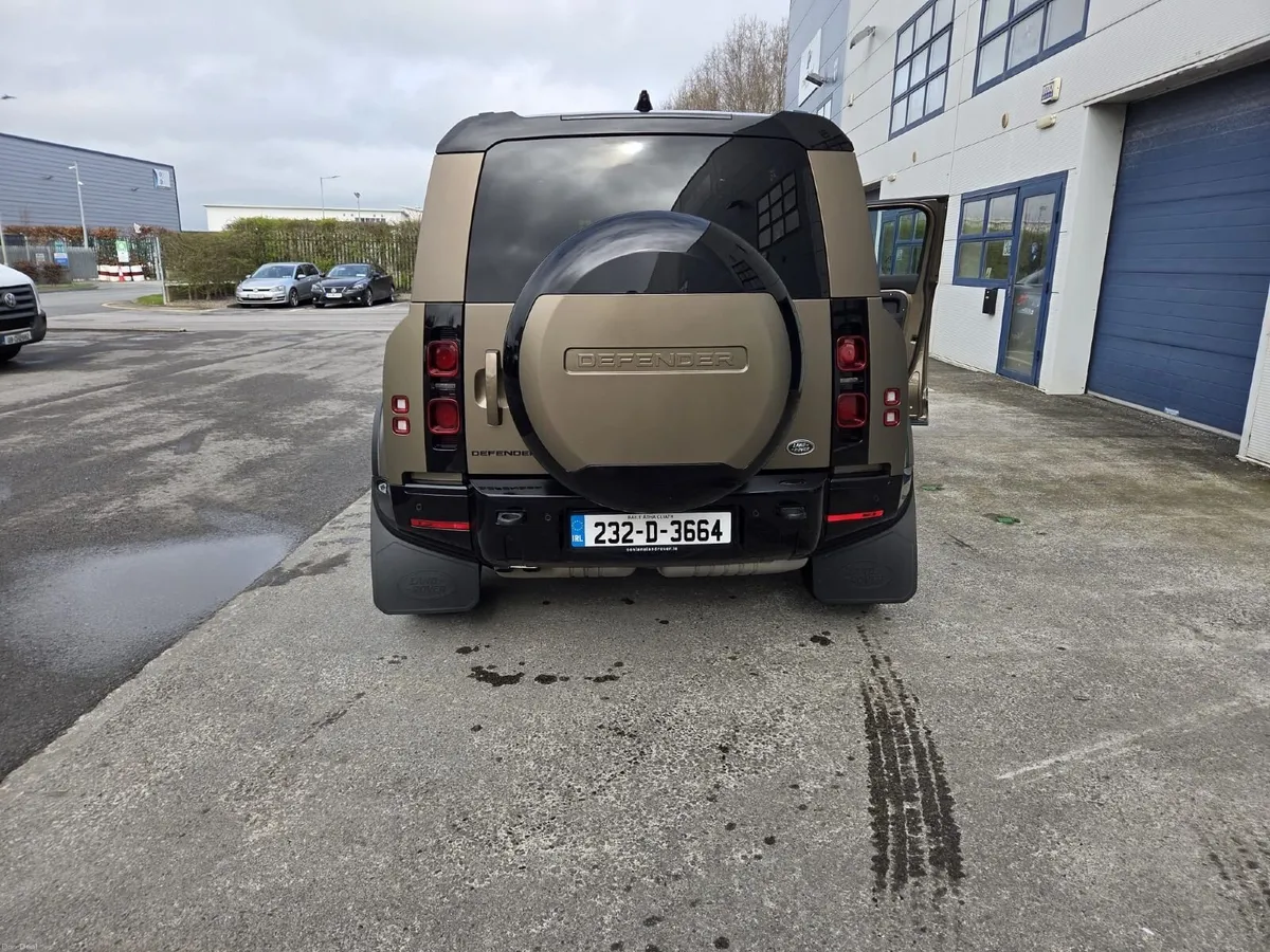 Land Rover Defender 2023 - Image 4