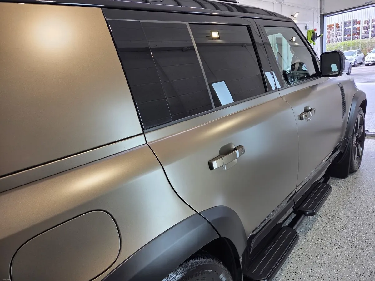 Land Rover Defender 2023 - Image 3