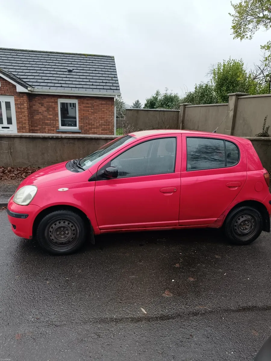 Toyota Yaris 2005 - Image 2