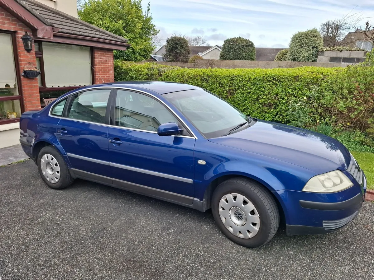Volkswagen Passat 2001 - Image 4