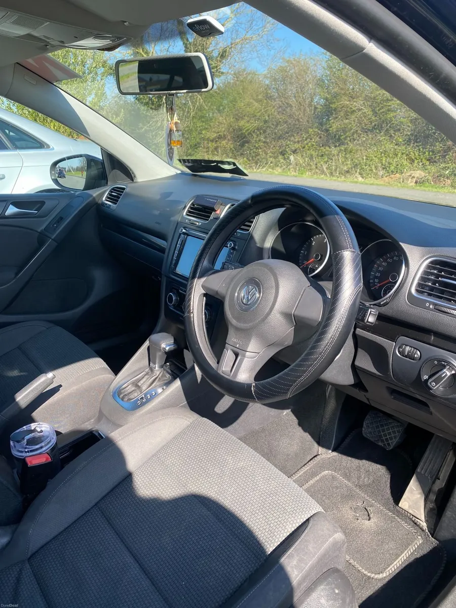 Volkswagen Golf 2010 - Image 4