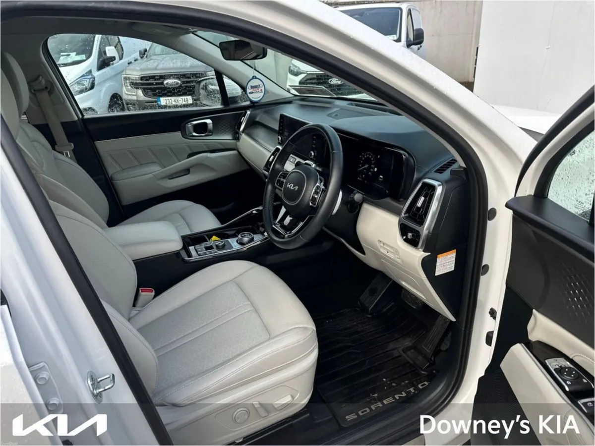 Kia Sorento 1.6 PHEV AWD AUTOMATIC 7-SEATER - Image 2