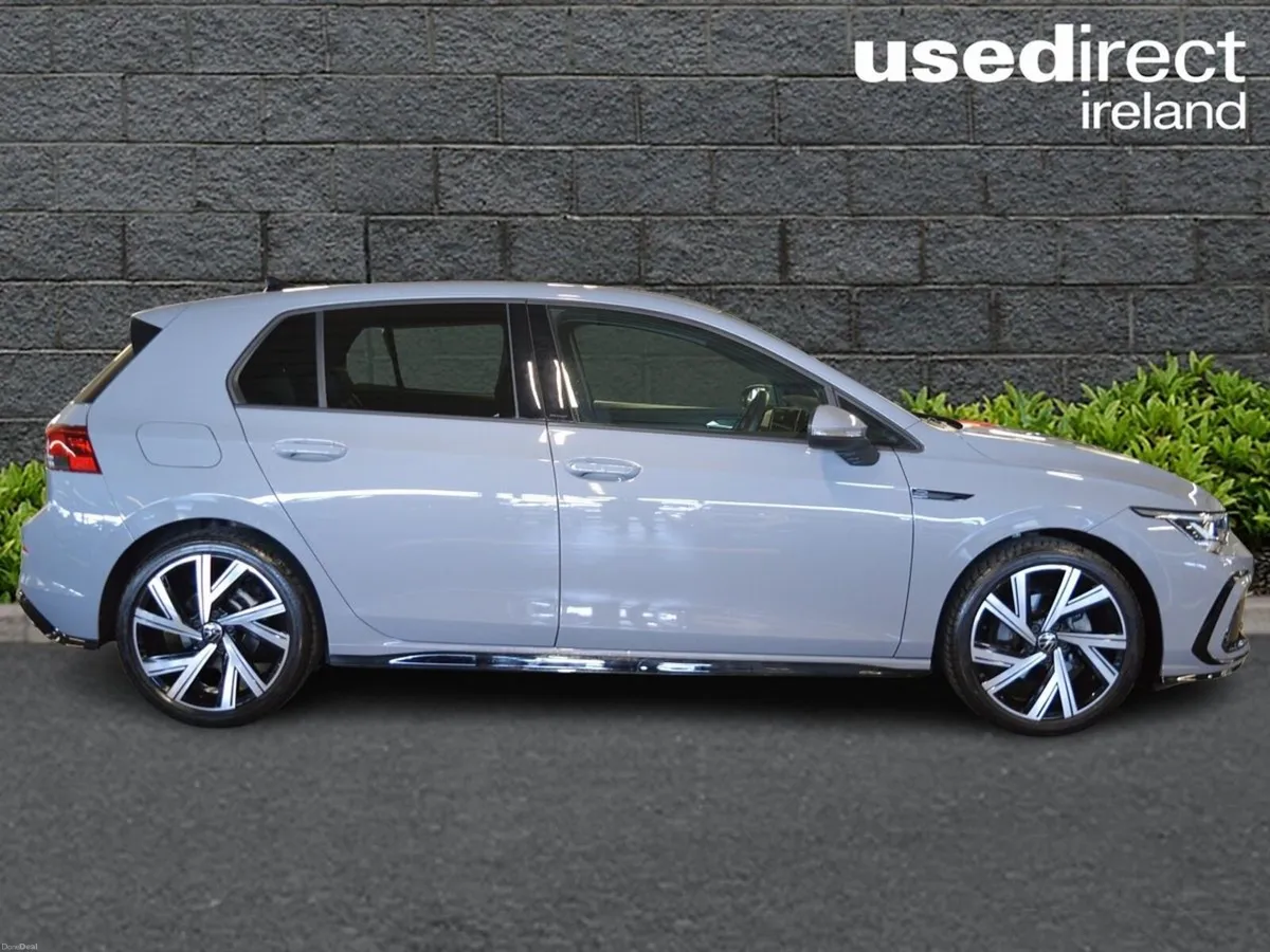 Volkswagen Golf 1.5 TSI 130HP R-Line - Image 3