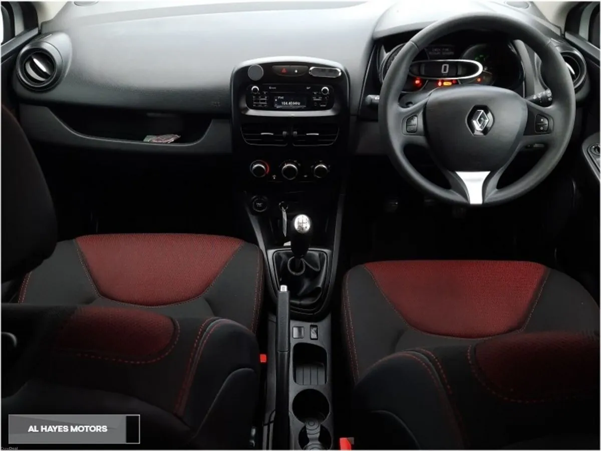 Renault Clio **TINY MILEAGE**1.2 16V 75 EXPRESSION - Image 2