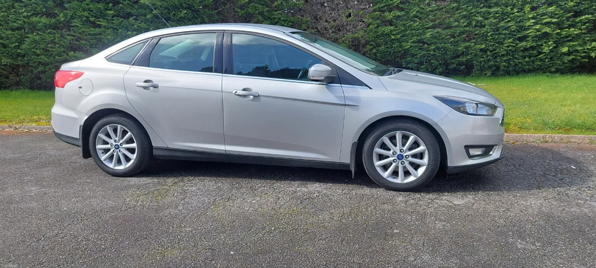Ford Focus 2017 TITANIUM - Image 2