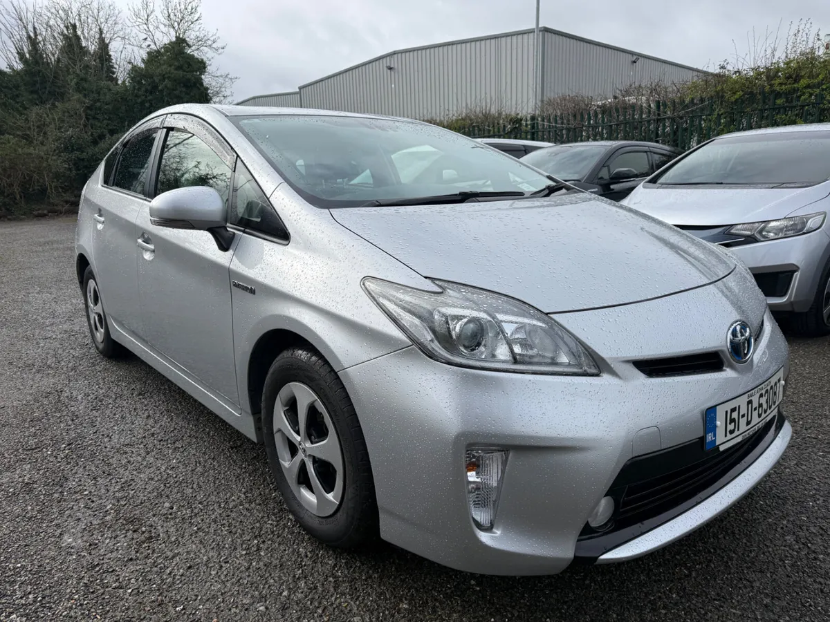 Toyota Prius G-Model!66700km!!! - Image 1