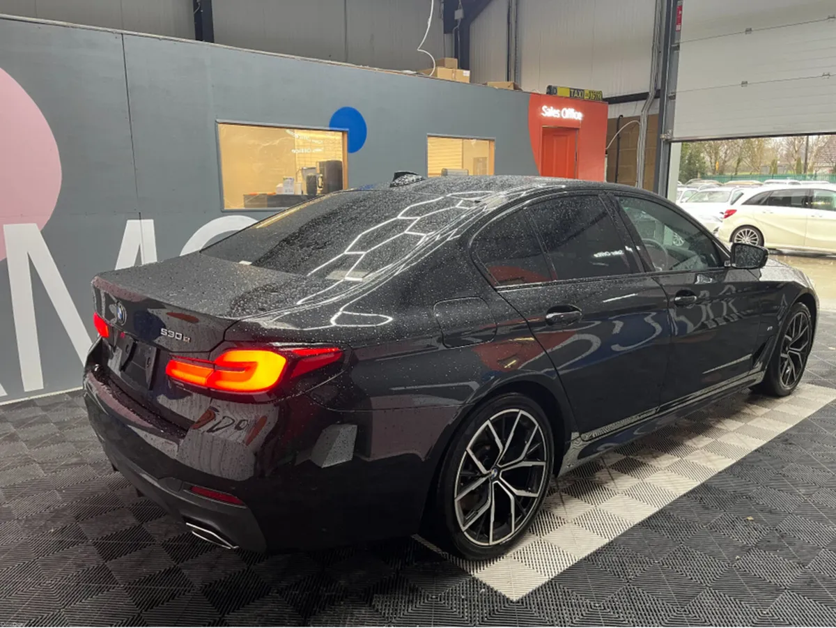 BMW 5-Series 2020 BMW 523E M-SPORT EDITION JOY+ 2. - Image 2