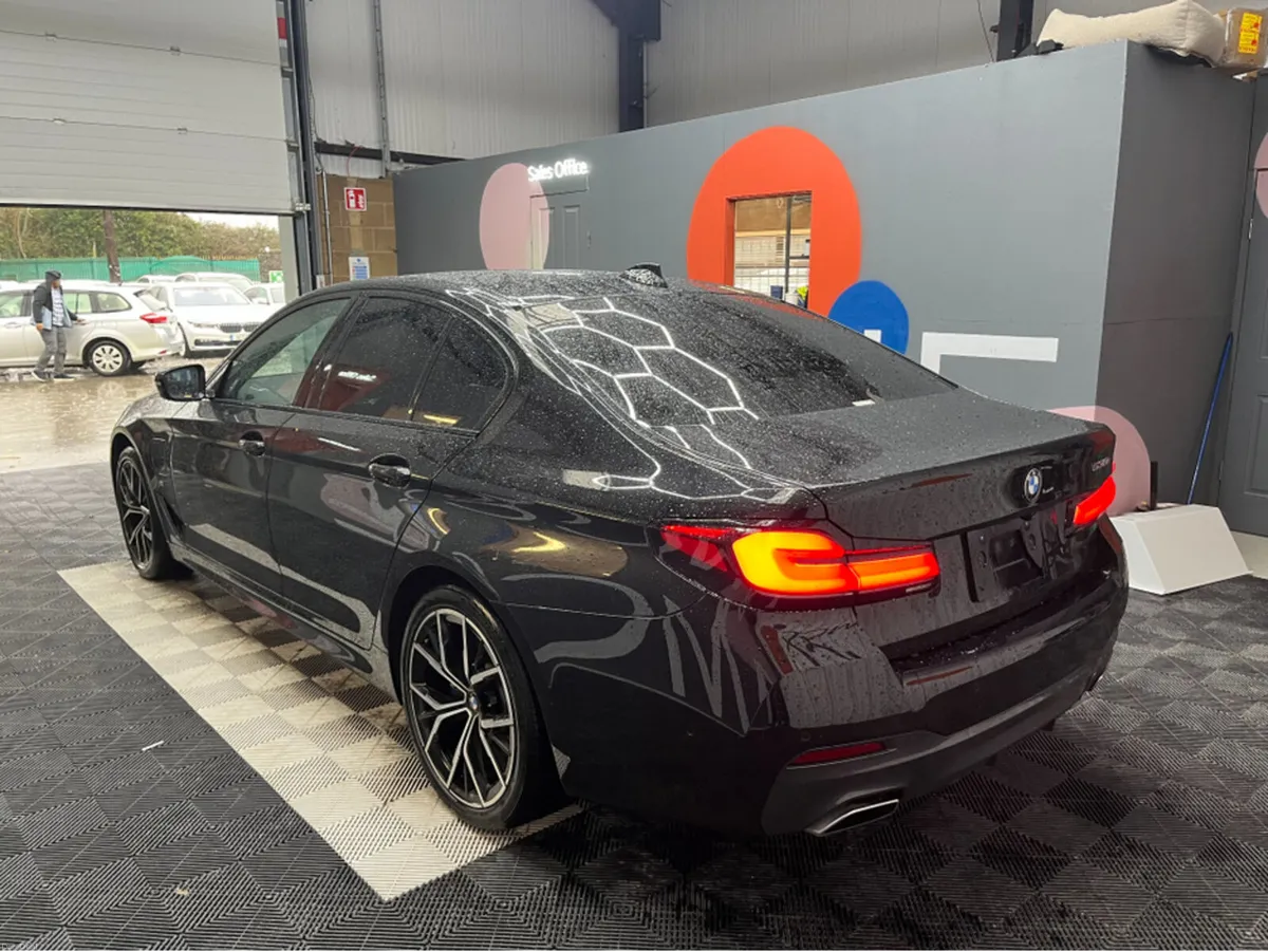BMW 5-Series 2020 BMW 523E M-SPORT EDITION JOY+ 2. - Image 4