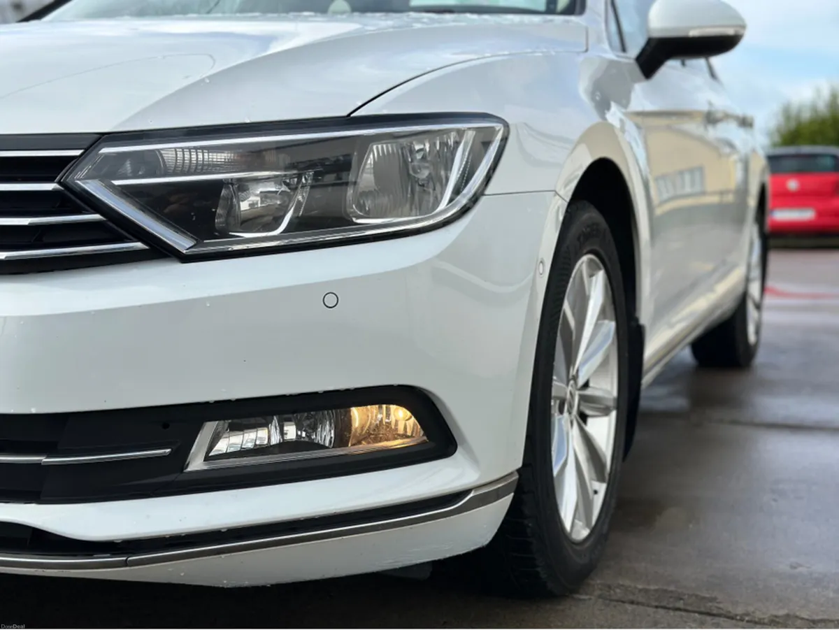 Volkswagen Passat HIGHLINE Leather & Alcantara Int - Image 5
