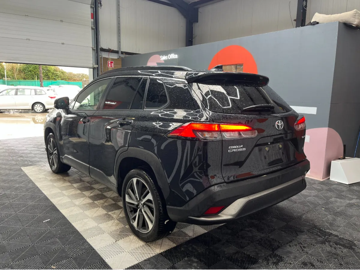 Toyota Corolla 2024 TOYOTA COROLLA CROSS HYBRID Z - Image 4
