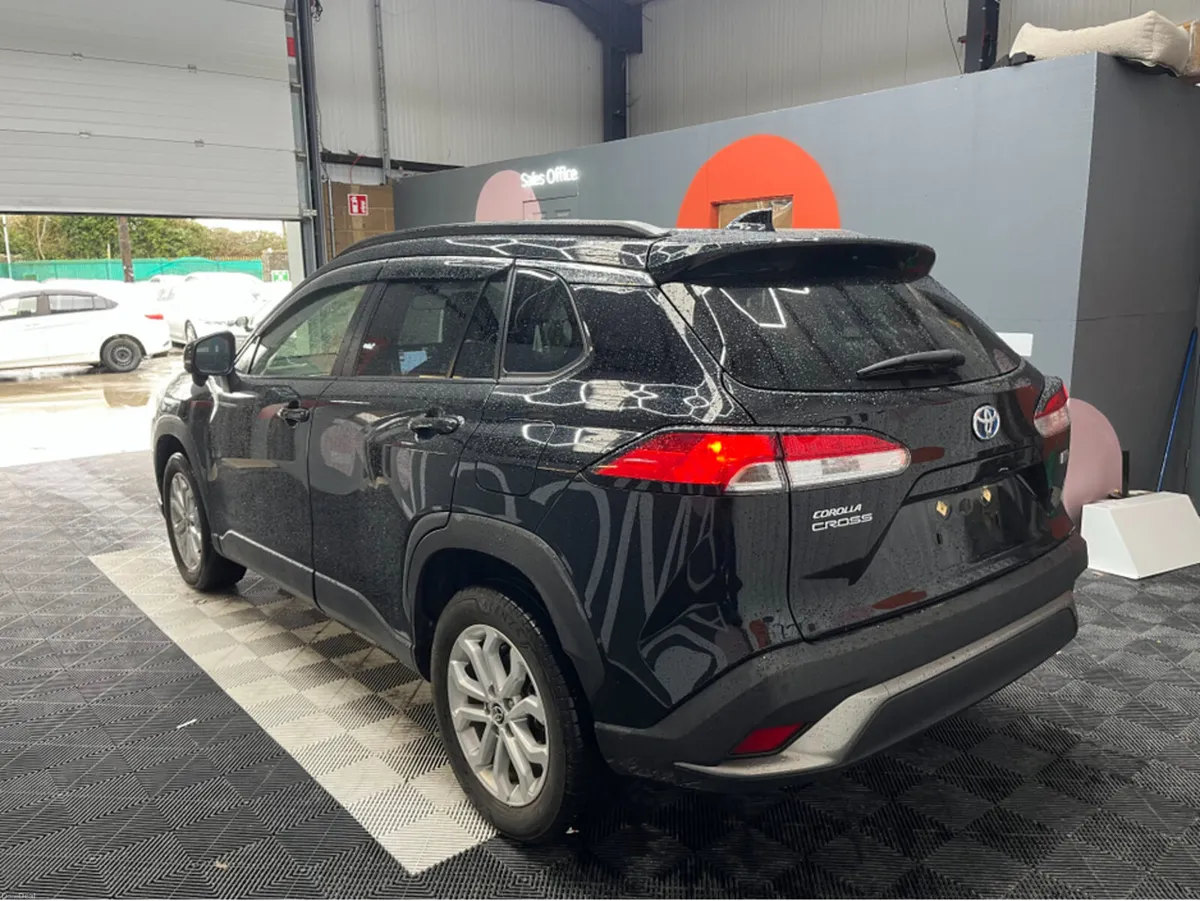 Toyota Corolla 2023 TOYOTA COROLLA CROSS HYBRID Z - Image 4
