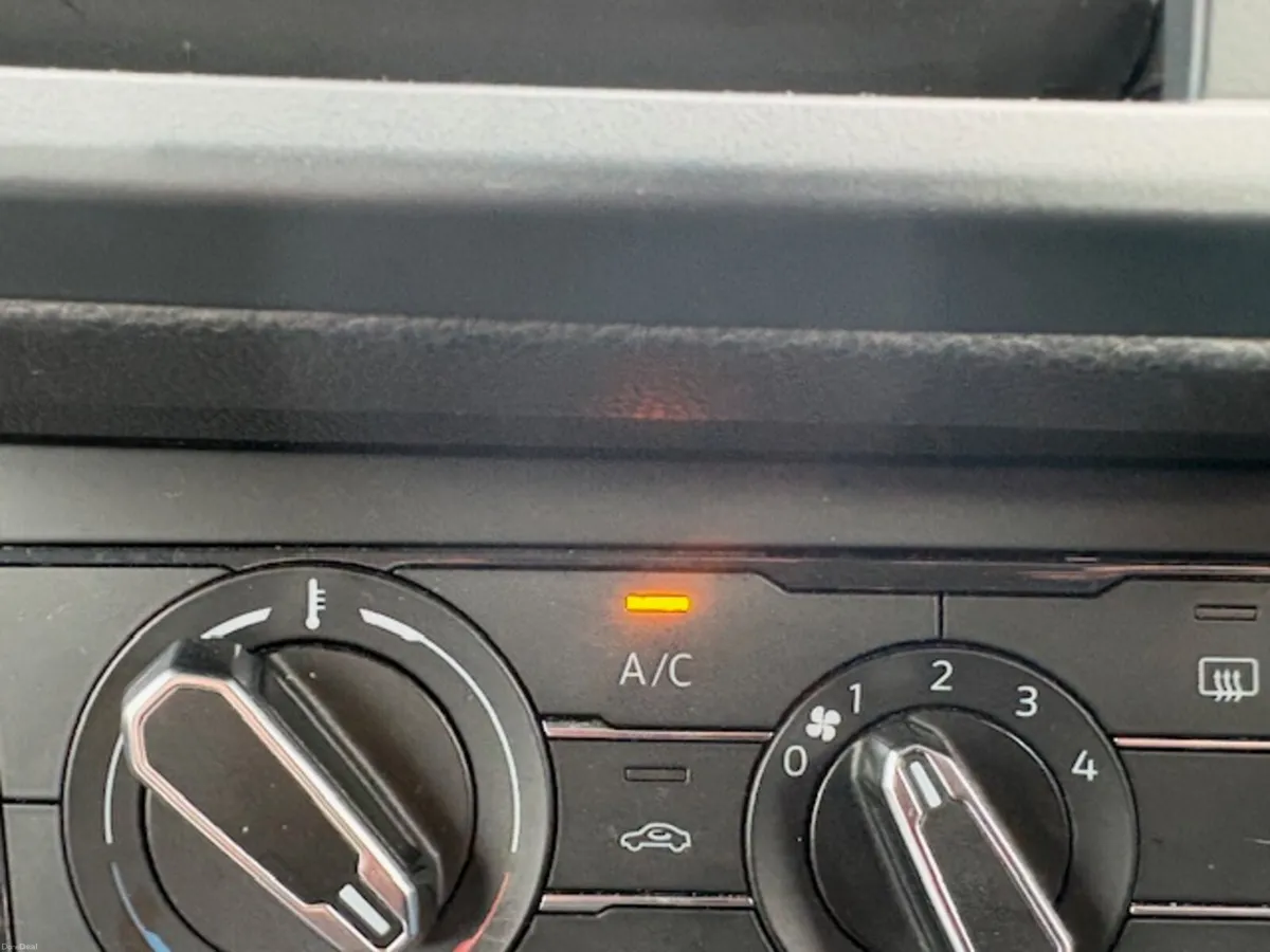 Volkswagen Polo 2024 - Image 3
