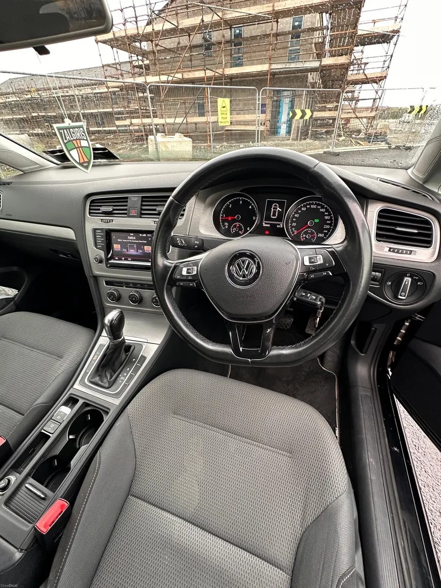 Volkswagen Golf 1.6TDI Automatic - Image 5