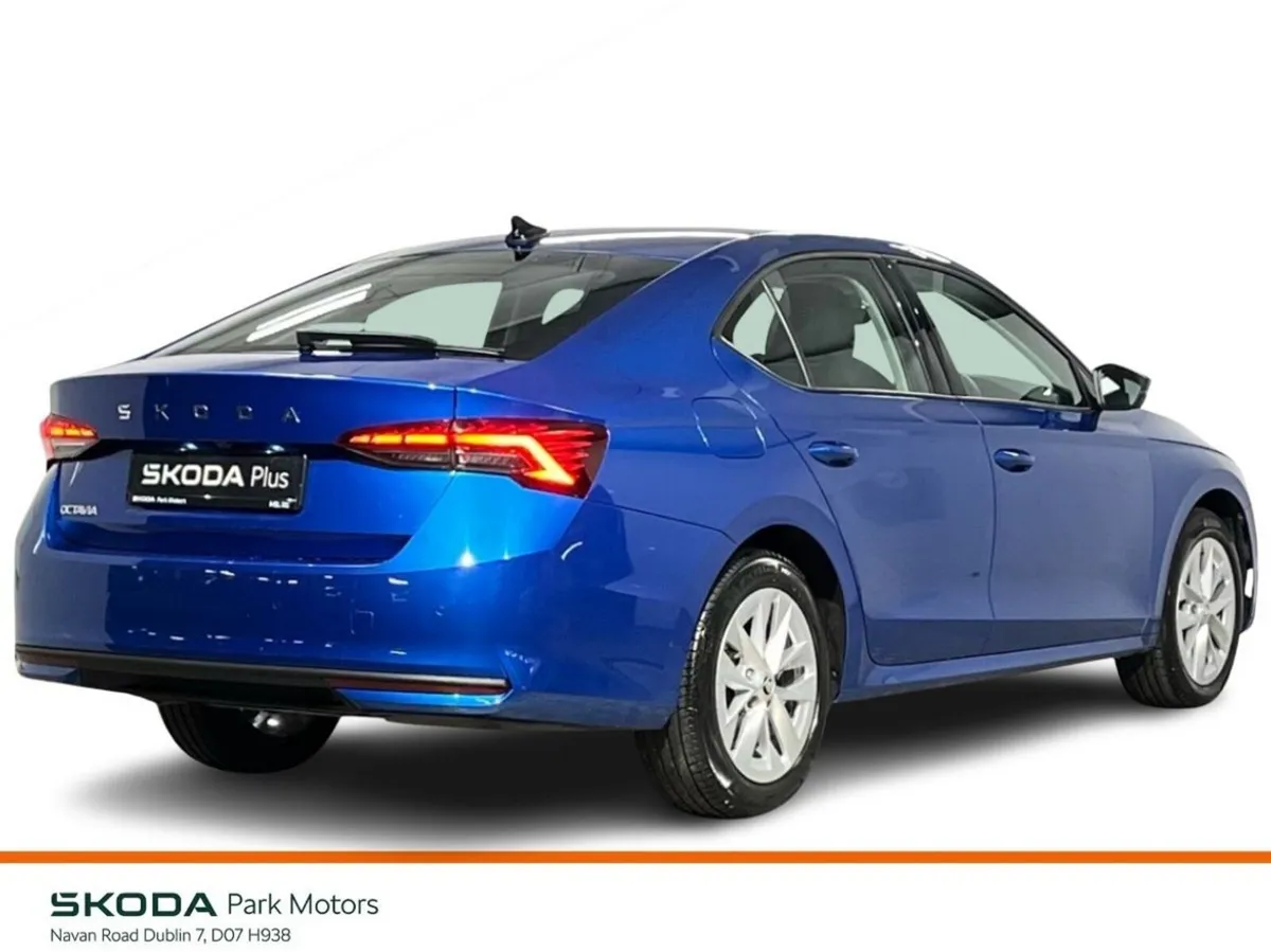 Skoda Octavia Selection DSG 2.0TDI 150BHP - Revers - Image 3