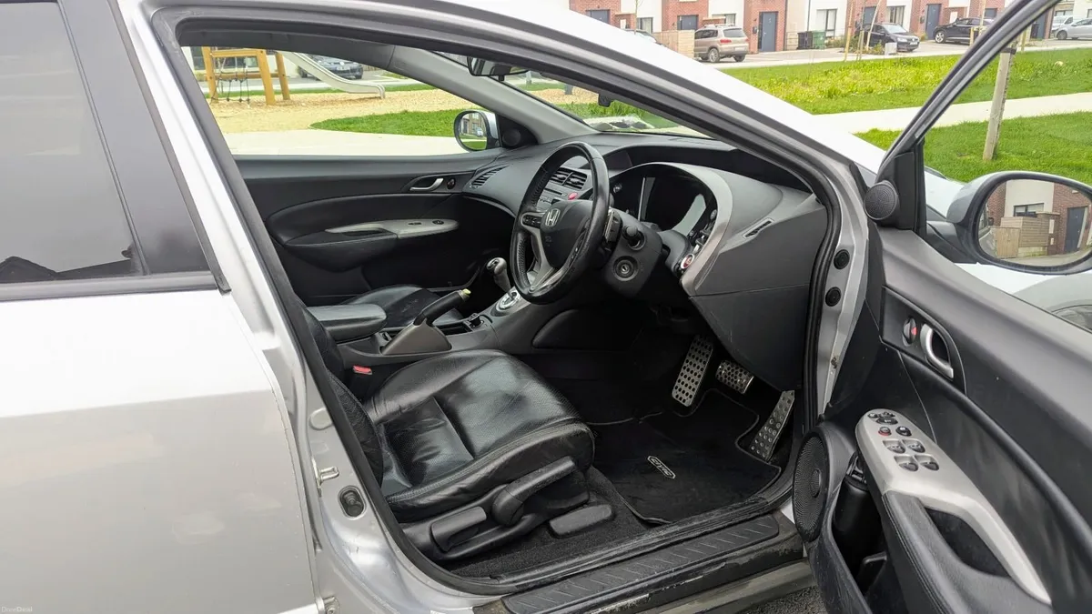 Honda Civic 2010 Automotic - Image 4