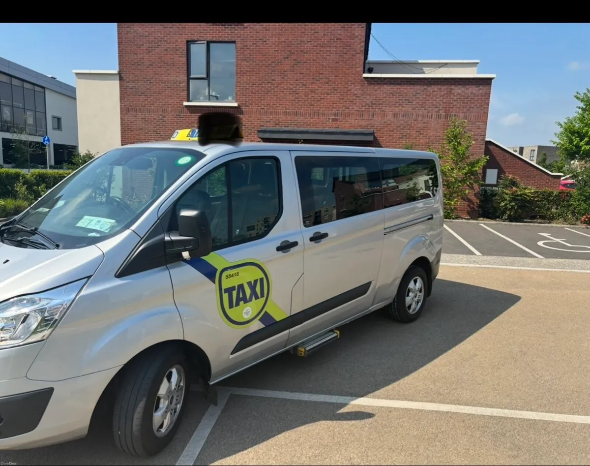 Ford Transit Custom wav 9 seat wheelchair taxi - Image 3