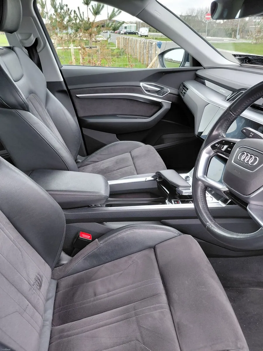 Audi e-tron 55 Quattro (NCT till Jan 2028) - Image 4