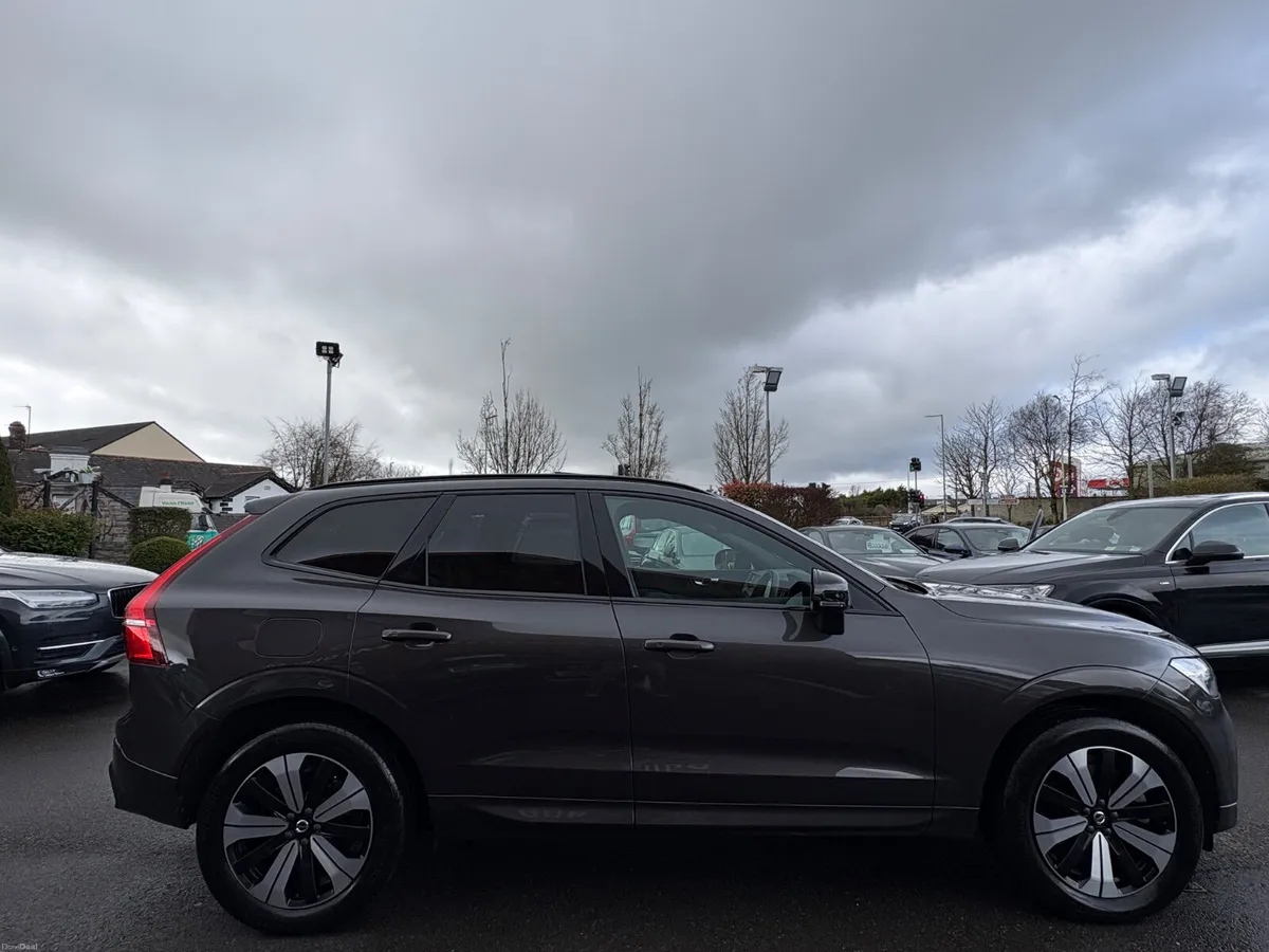 231 Volvo XC60 T6 PHEV Plus Dark AWD Auto - Image 4