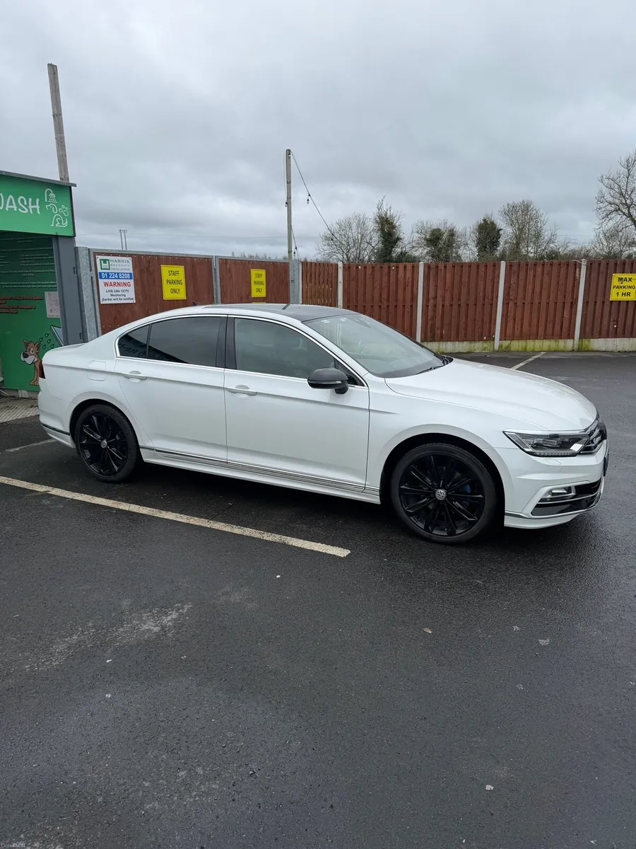 Volkswagen Passat R Line - Image 2