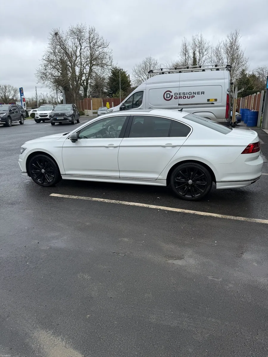 Volkswagen Passat R Line - Image 4