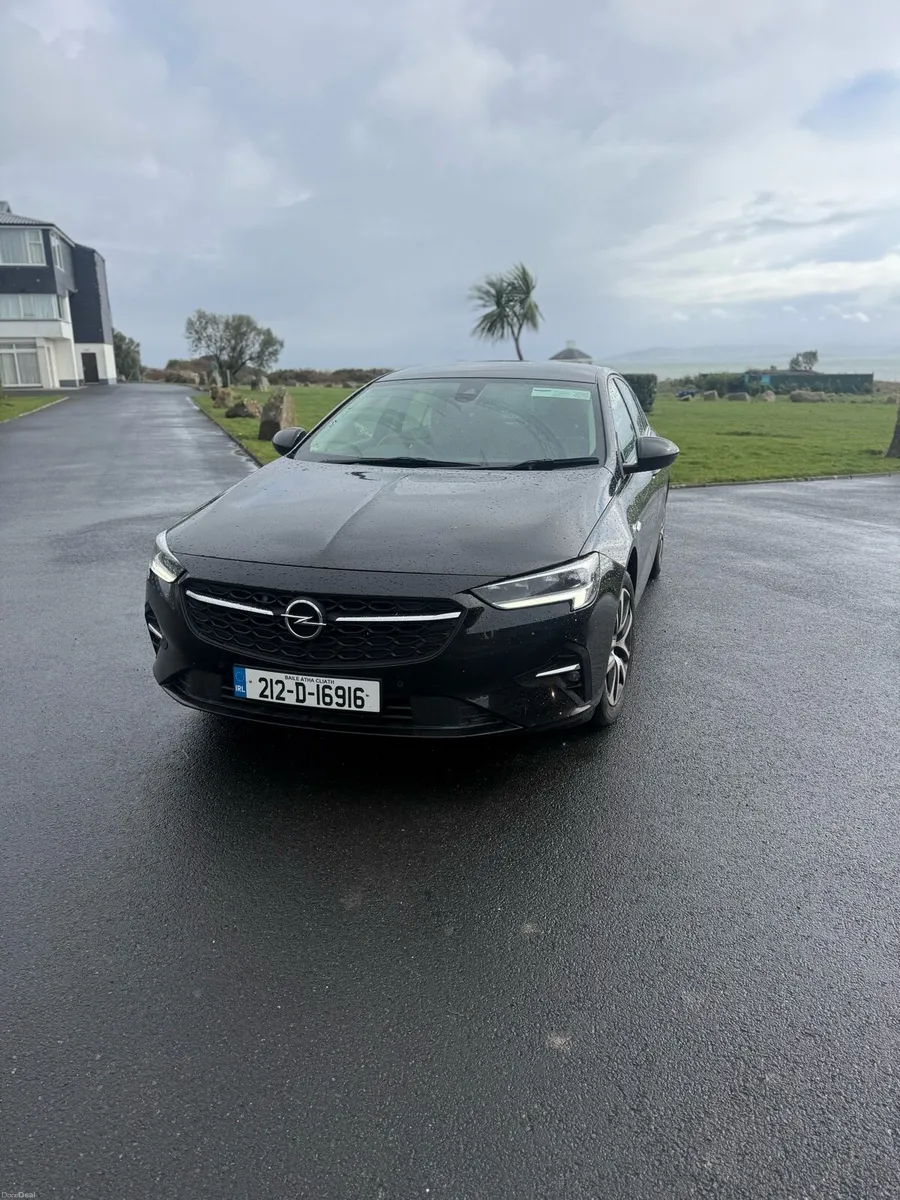 Opel Insignia - Image 1