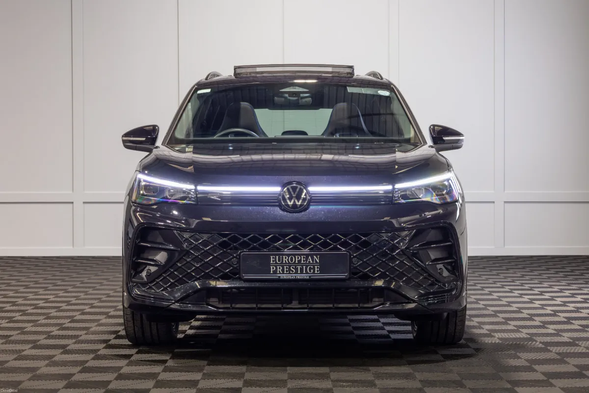 242 Volkswagen Tiguan R-Line - Image 2