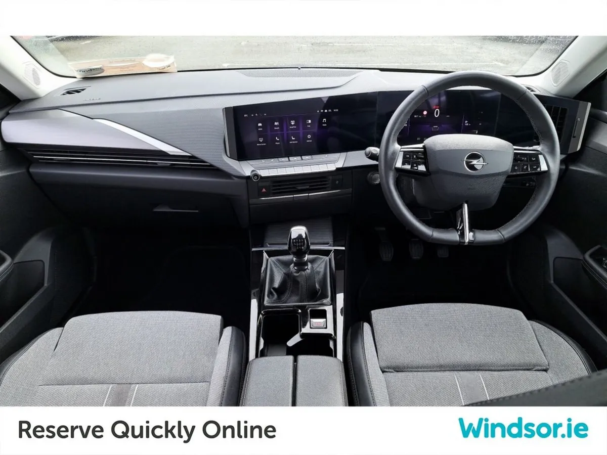 Opel Astra Elegance 1.2 Turbo 130PS 6 Speed - Image 4