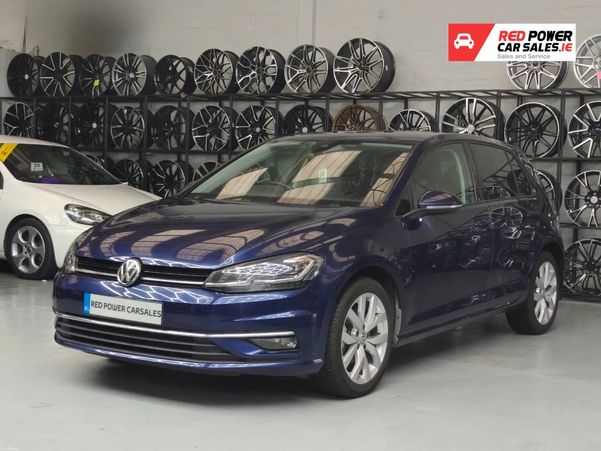 2017  VOLKSWAGEN GOLF AUTO//LOW KMS - Image 2