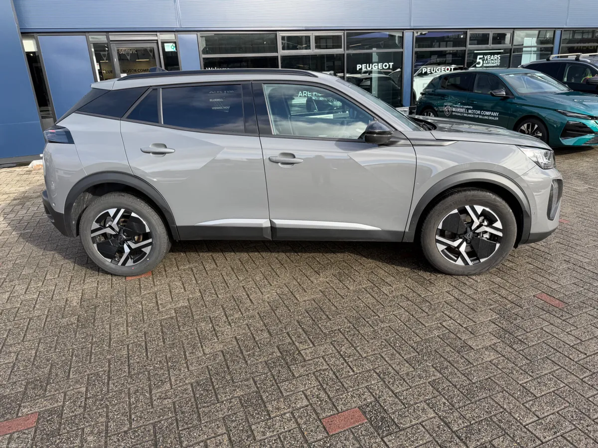 2025 Peugeot 2008 Allure Hybrid - Image 3