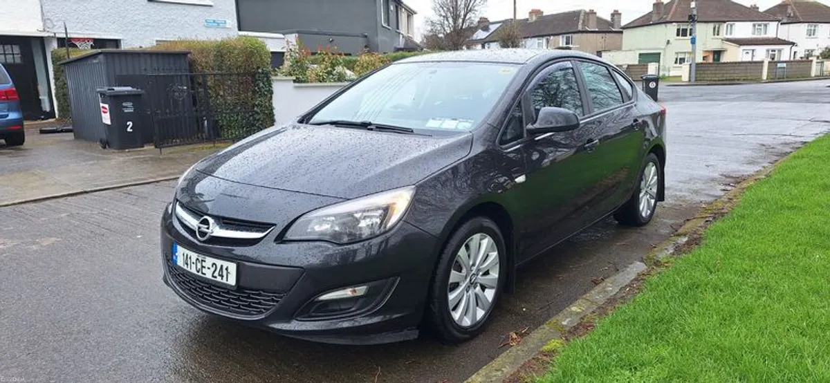 2014 Opel Astra - Image 2