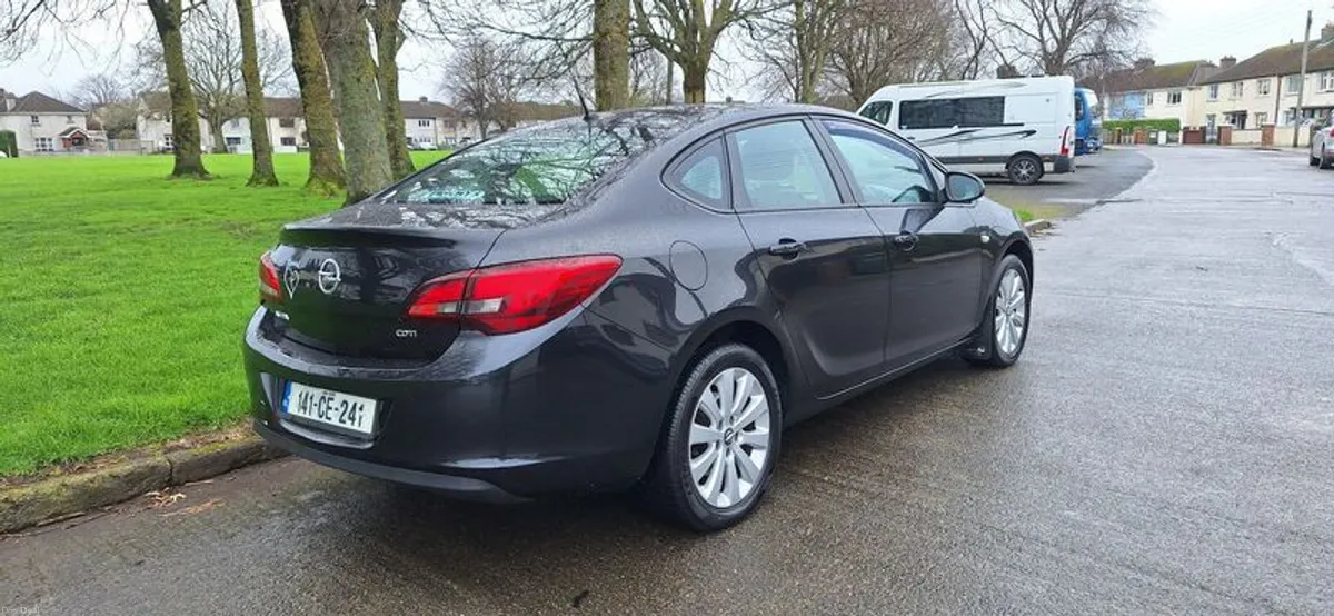 2014 Opel Astra - Image 4