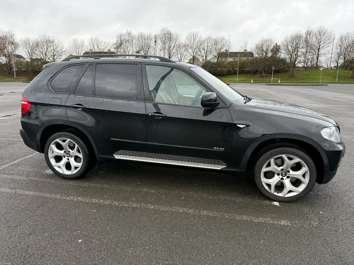 BMW X5, 5 seater crew cab - Image 2