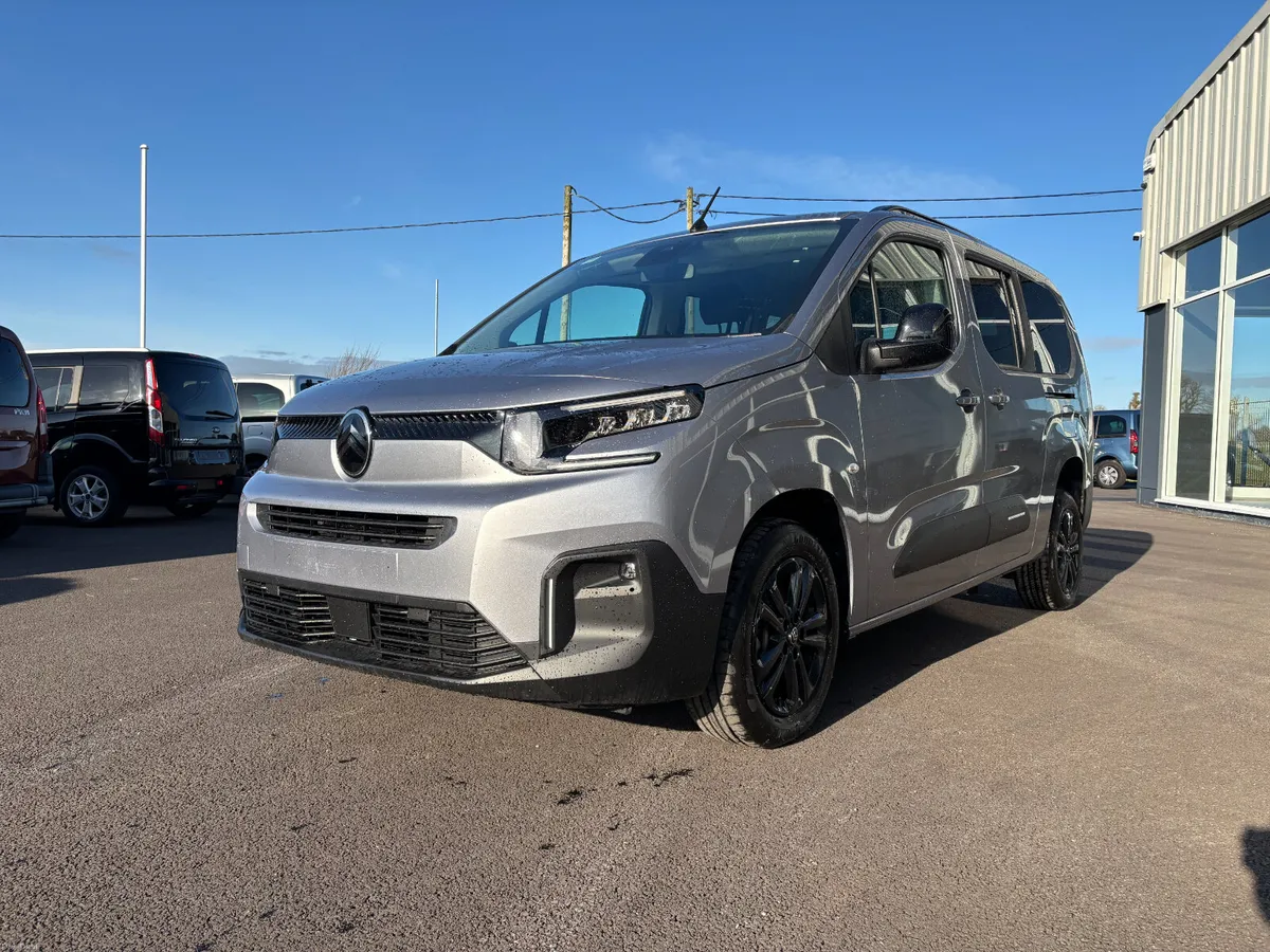 **Taxi Spec WAV 261 Citroen Berlingo Auto** - Image 2