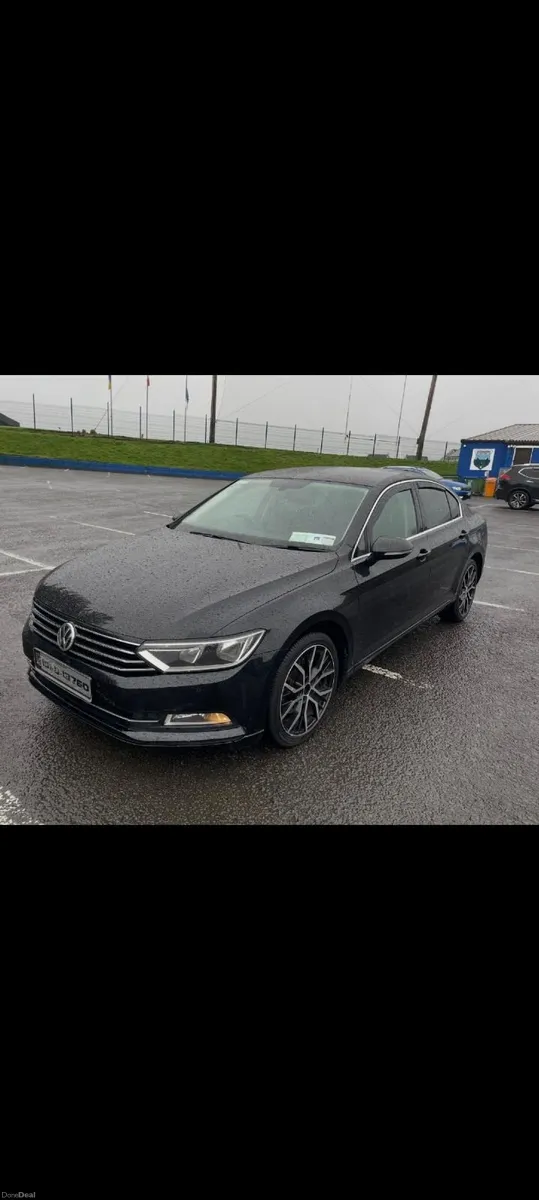 Volkswagen Passat 2015 - Image 2